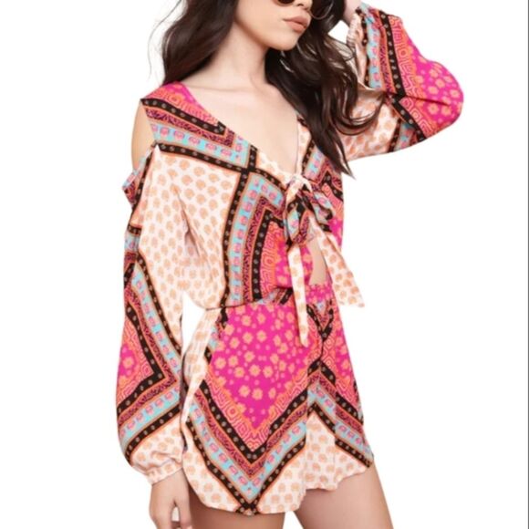 MINKPINK Romper Shorts Crops Aztec Tribal‎ BOHO Pink Cut Out Long Sleeve S - Picture 1 of 16